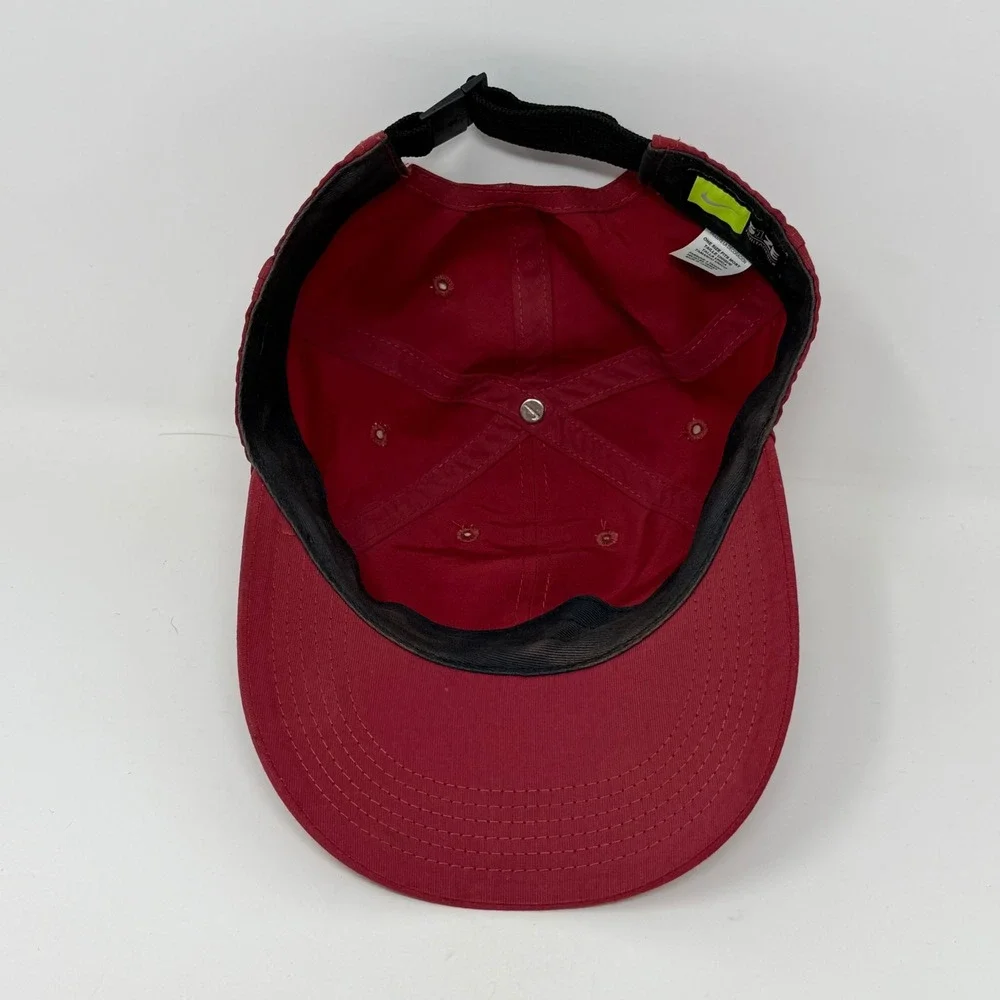 Nike Heritage86 Adjustable Hat Red Metallic Swoosh Cap 405043-618 One Size‎ Mens